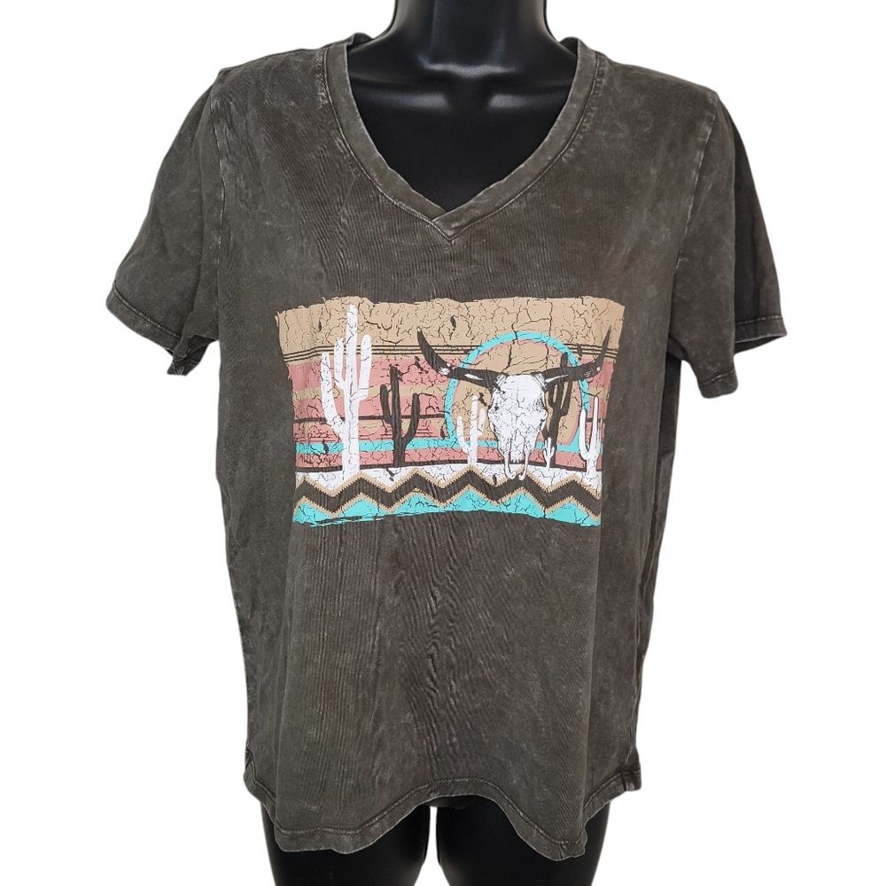 Rock & Roll Cowgirl Southwest Print V-neck t-shirt Medium M